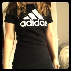 Adidas Tee✨